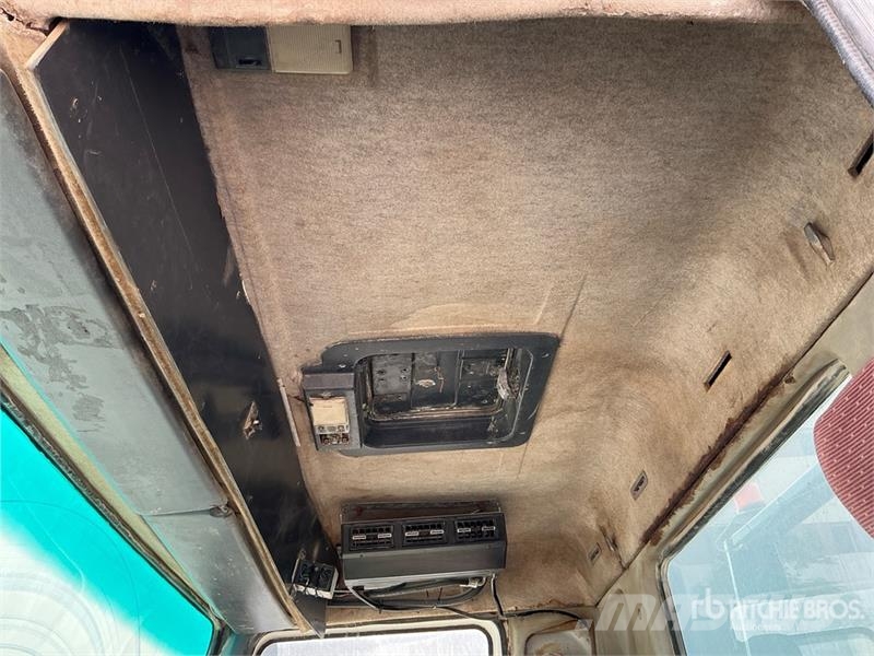 Volvo FL10 6x4 Rollback Truck (Inoperable) Bergungsfahrzeuge