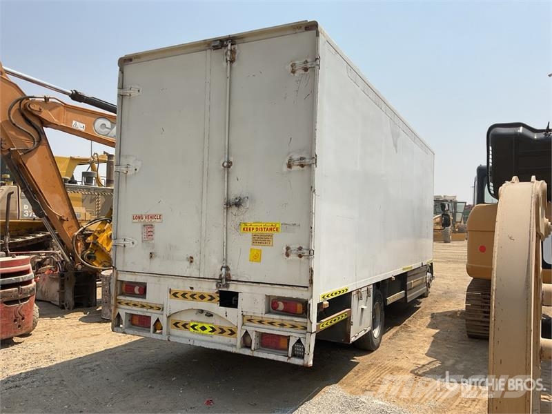 Volvo FL240 4x2 Cargo Van Truck شاحنات ذات هيكل صندوقي
