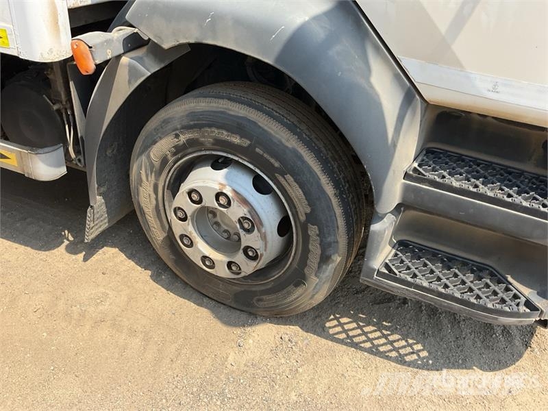 Volvo FL240 4x2 Cargo Van Truck شاحنات ذات هيكل صندوقي