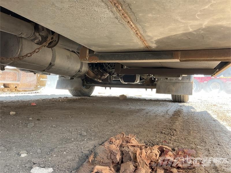 Volvo FL240 4x2 Cargo Van Truck شاحنات ذات هيكل صندوقي