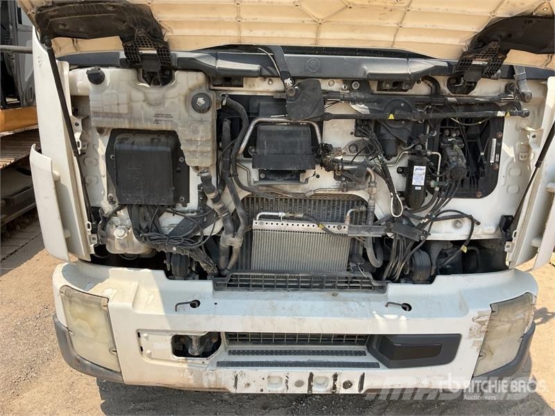 Volvo FL240 4x2 Cargo Van Truck شاحنات ذات هيكل صندوقي