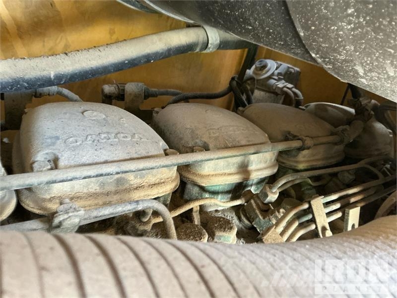 Volvo G780B معدات تمهيد الطرق