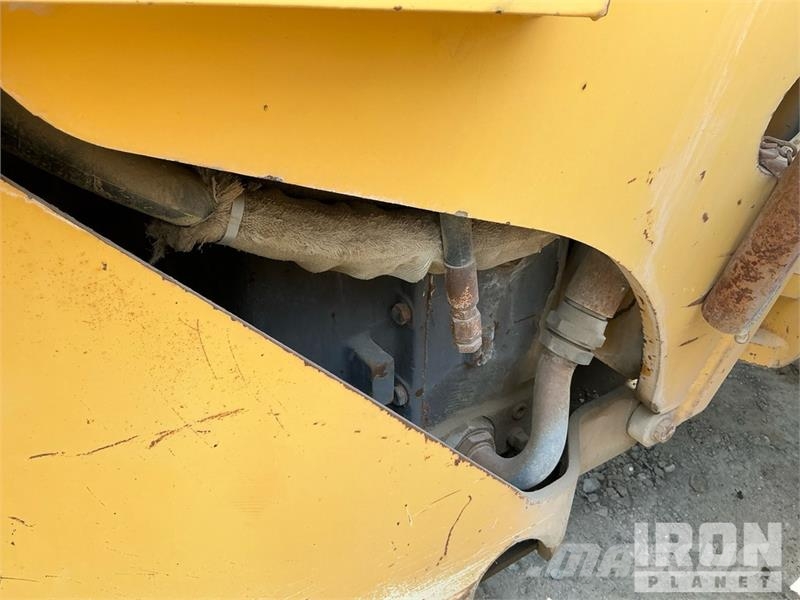 Volvo G780B معدات تمهيد الطرق