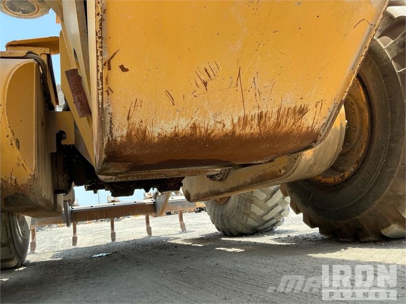 Volvo G780B معدات تمهيد الطرق