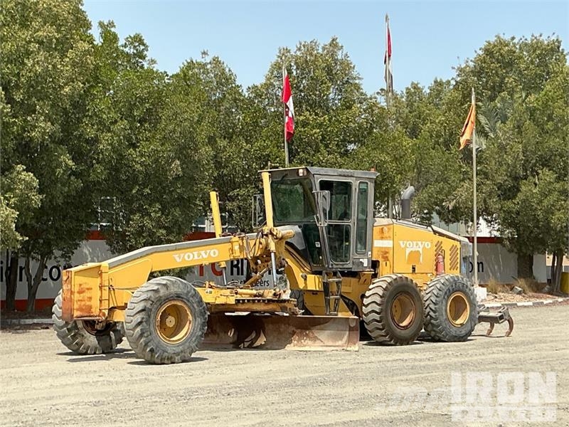 Volvo G780B معدات تمهيد الطرق