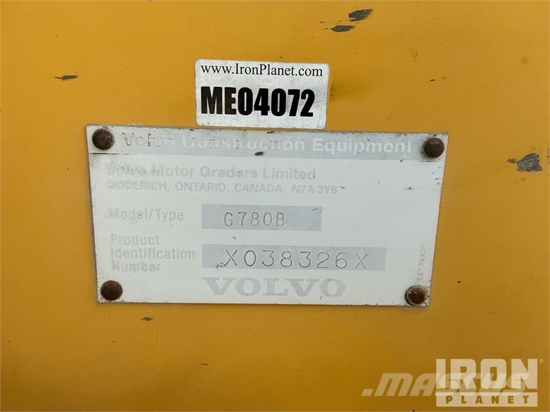 Volvo G780B معدات تمهيد الطرق