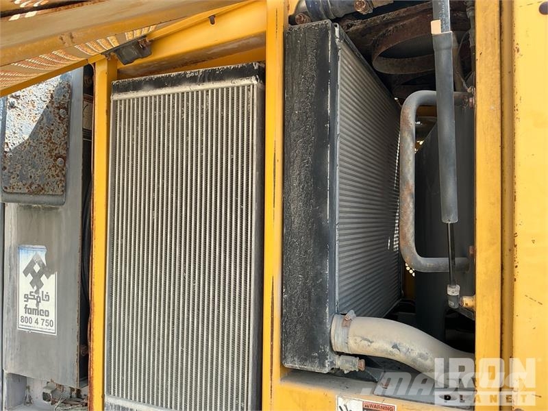 Volvo G780B معدات تمهيد الطرق