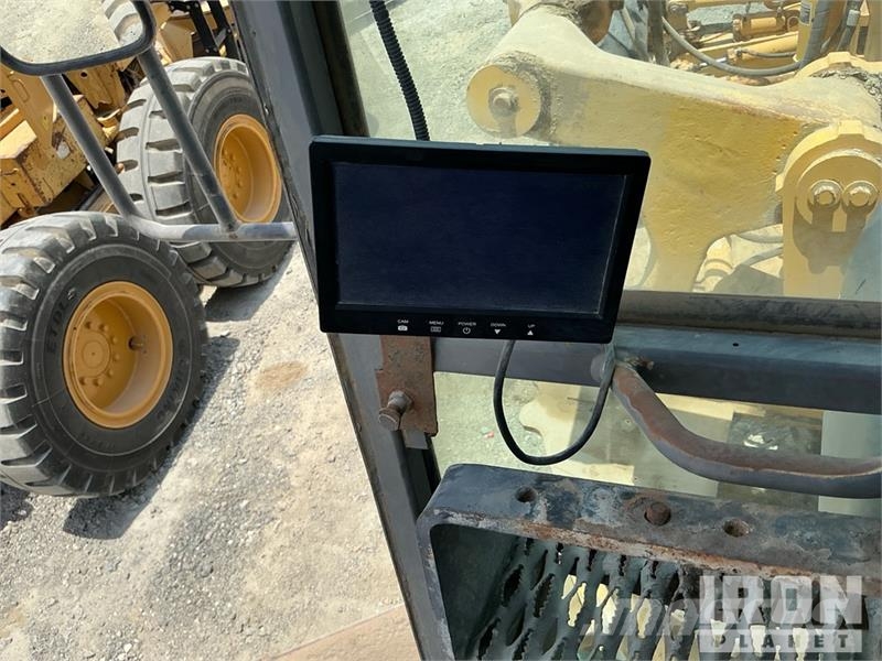Volvo G780B معدات تمهيد الطرق