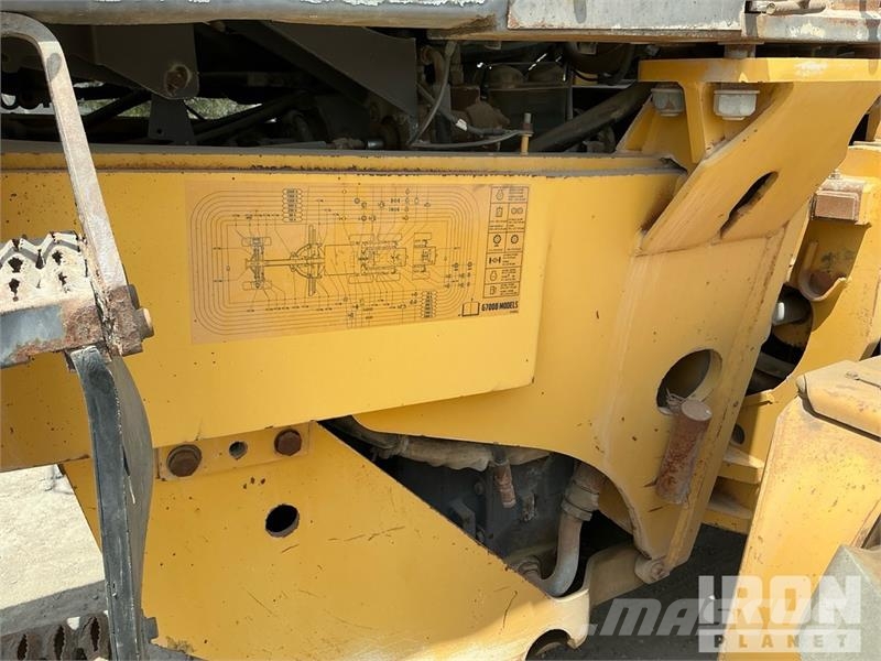 Volvo G780B معدات تمهيد الطرق