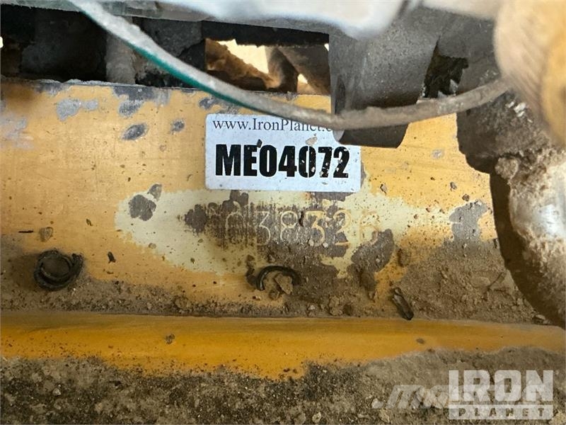 Volvo G780B معدات تمهيد الطرق