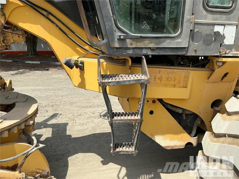Volvo G780B معدات تمهيد الطرق