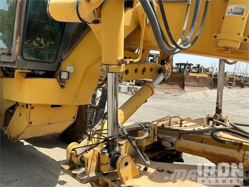 Volvo G780B معدات تمهيد الطرق