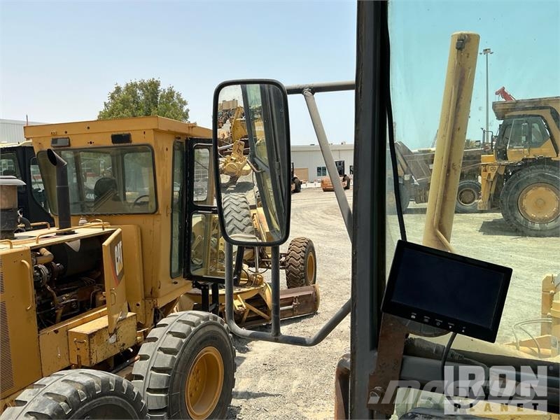 Volvo G780B معدات تمهيد الطرق