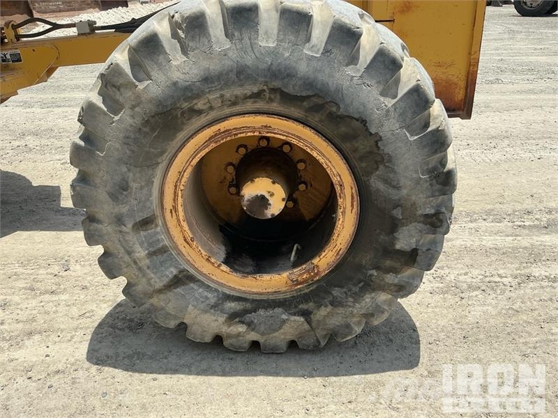 Volvo G780B معدات تمهيد الطرق
