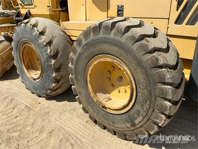 Volvo G990 モーターグレーダー