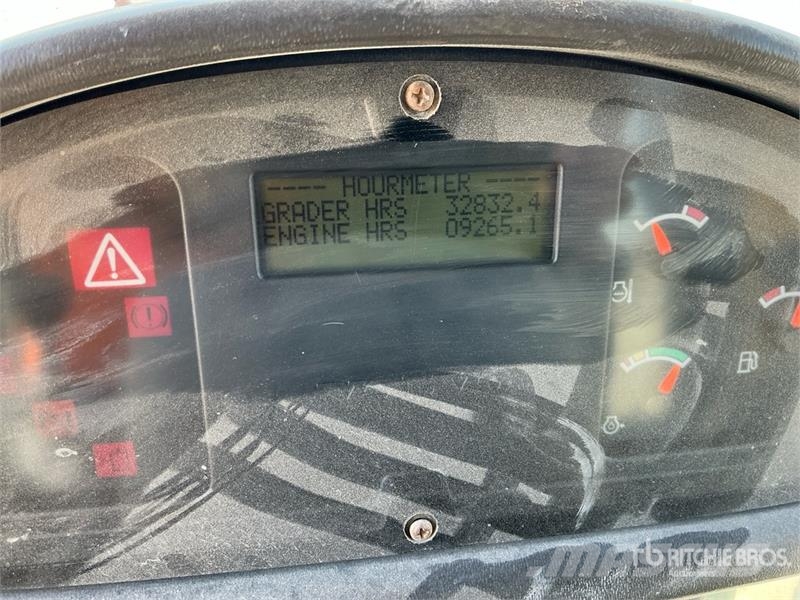Volvo G990 モーターグレーダー