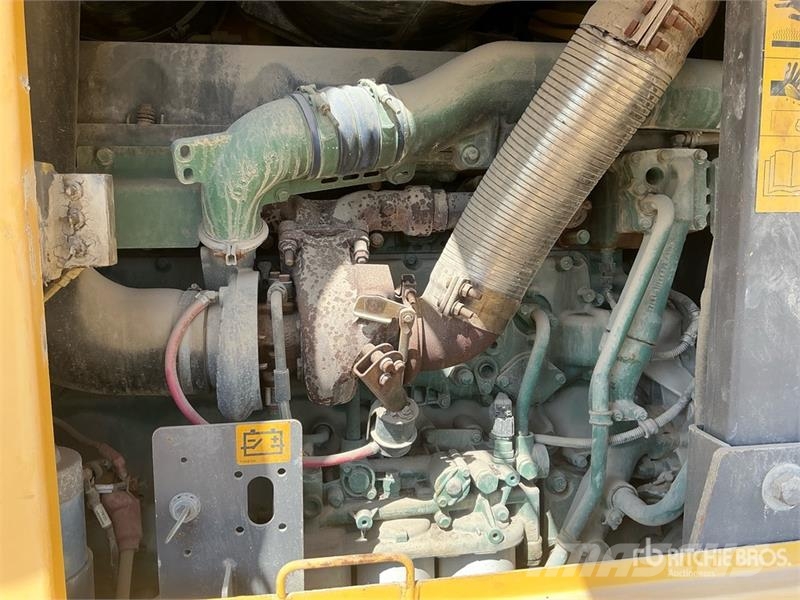 Volvo G990 モーターグレーダー
