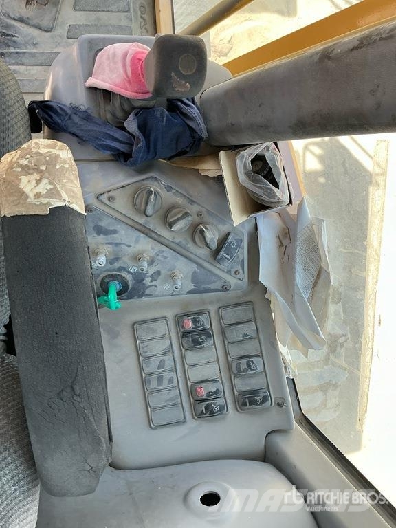 Volvo G990 モーターグレーダー