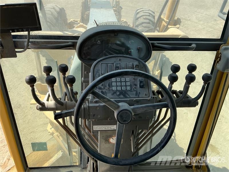 Volvo G990 モーターグレーダー