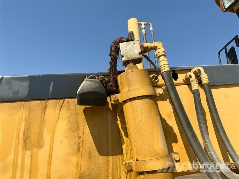Volvo G990 モーターグレーダー