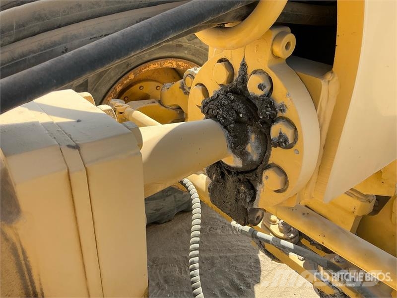 Volvo G990 モーターグレーダー
