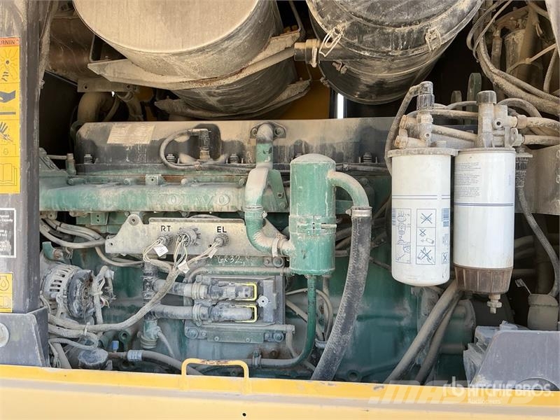 Volvo G990 モーターグレーダー