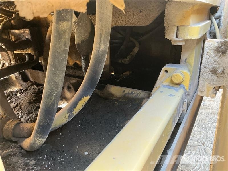 Volvo G990 モーターグレーダー