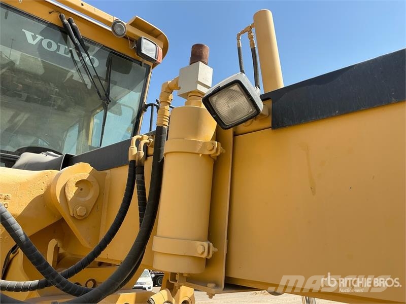 Volvo G990 モーターグレーダー