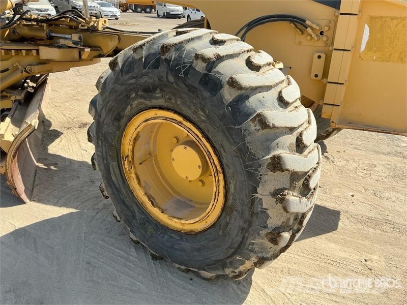 Volvo G990 モーターグレーダー