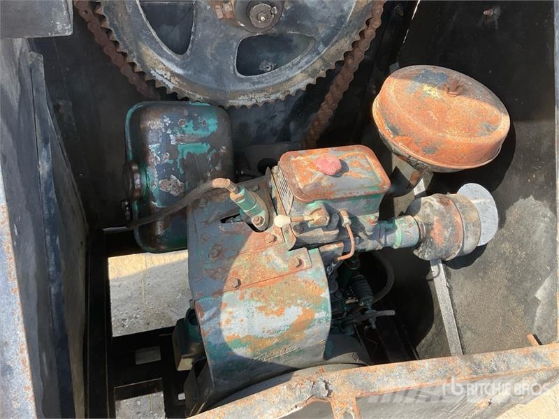 VPG Quantity of (3) Portable Concrete Mixer Beton keverők