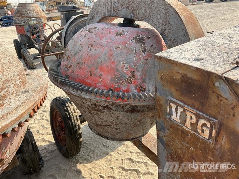 VPG Quantity of (3) Portable Concrete Mixer Beton keverők