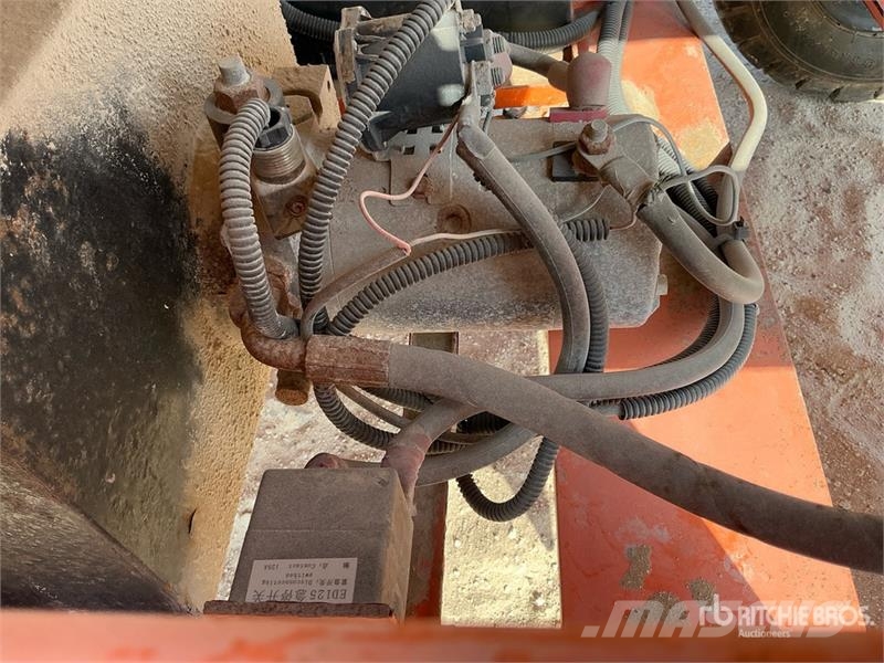 X Lift L1100 Electric Scissor Lift Käärtõstukid