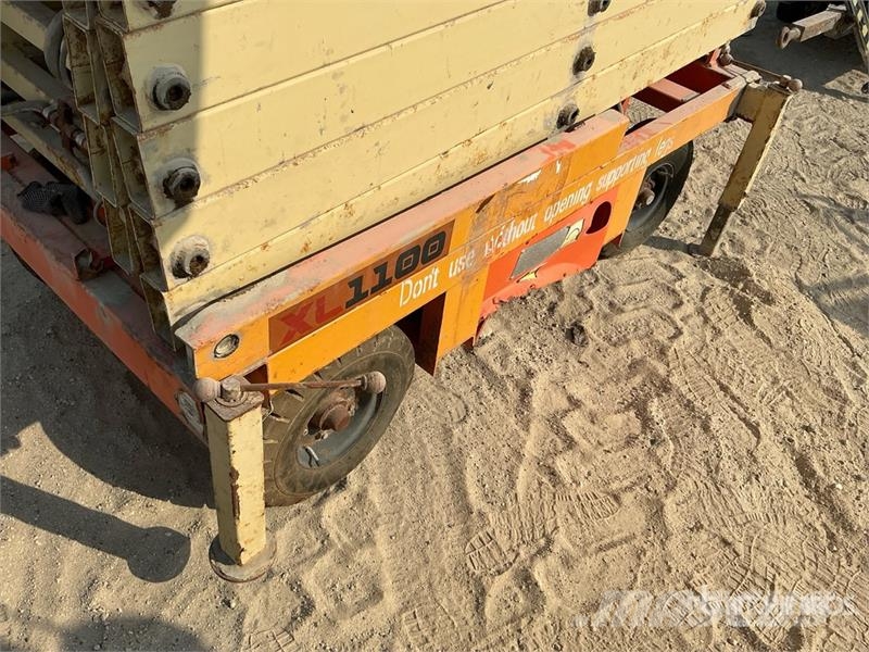 X Lift L1100 Electric Scissor Lift Käärtõstukid