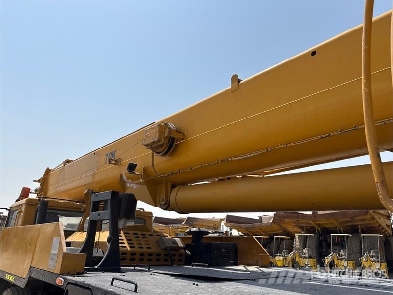 XCMG QY65K 65 ton 8x4x4 Hydraulic Truck Crane Roomikkraanad