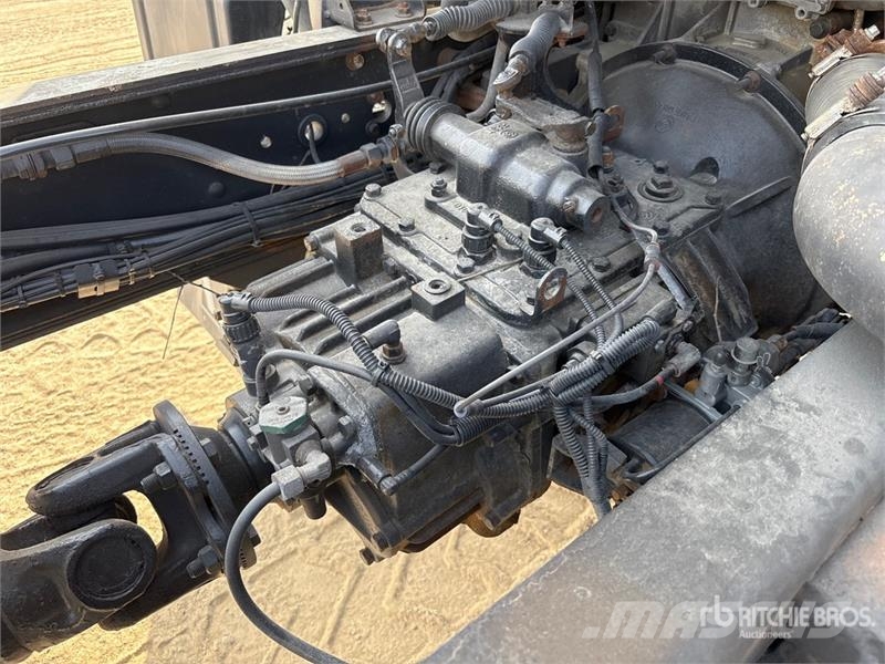 XCMG XGA1182D6SAX 4x2 Sleeper Cab and Chassis Cabines
