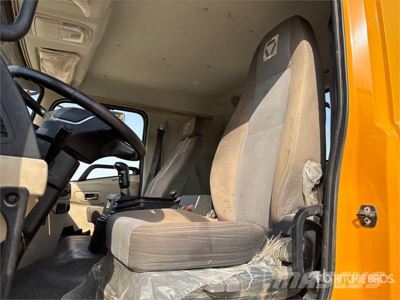 XCMG XGA1182D6SAX 4x2 Sleeper Cab and Chassis Cabines