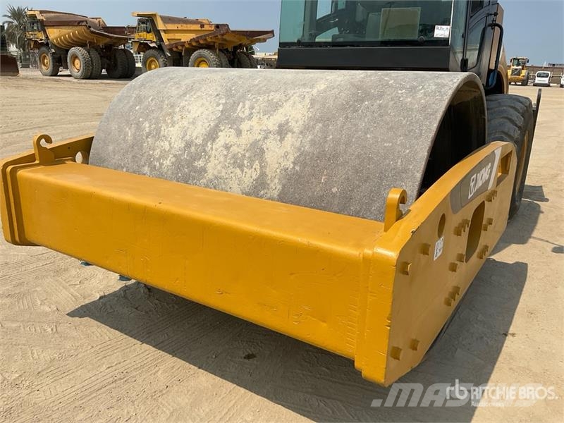 XCMG XS223JE Smooth Drum Compactor مداحل أحادية الأسطوانة