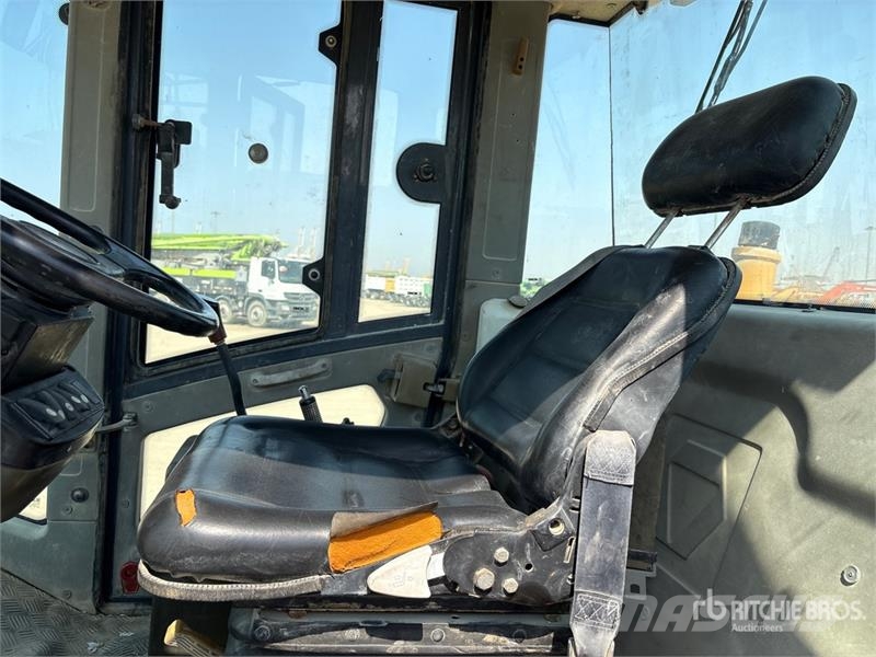 XCMG XS223JE Smooth Drum Compactor 单轮压路机