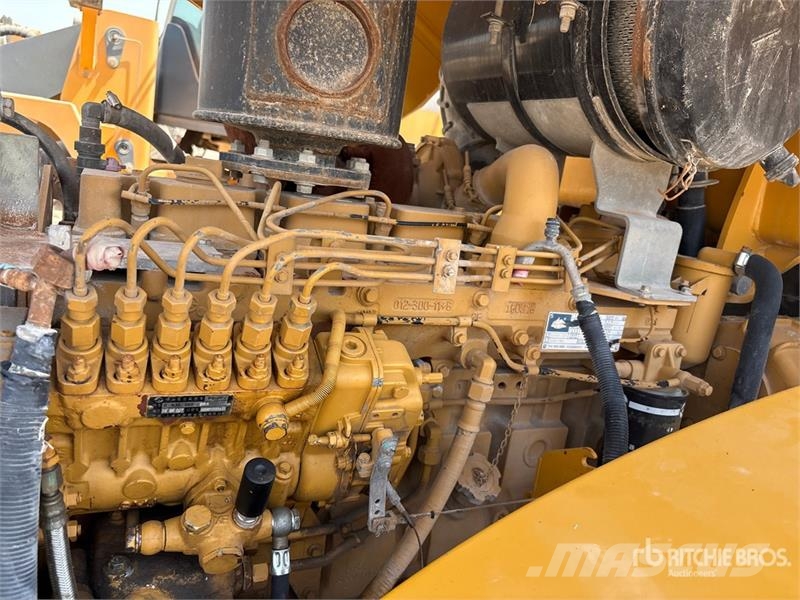 XCMG XS223JE Smooth Drum Compactor 单轮压路机