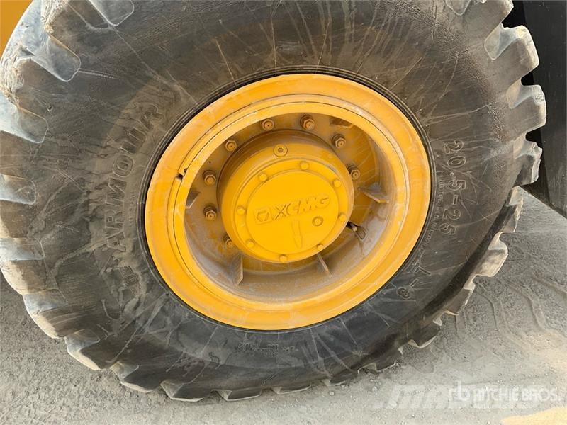 XCMG XS223JE Smooth Drum Compactor مداحل أحادية الأسطوانة