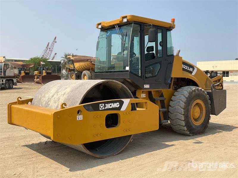 XCMG XS223JE Smooth Drum Compactor مداحل أحادية الأسطوانة