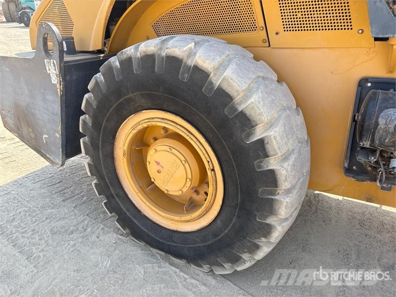 XCMG XS223JE Smooth Drum Compactor 单轮压路机