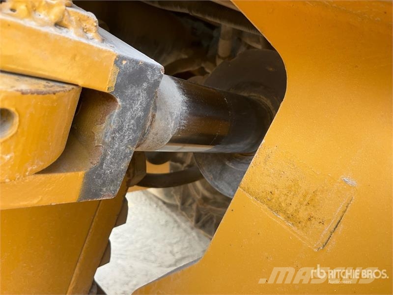 XCMG XS223JE Smooth Drum Compactor مداحل أحادية الأسطوانة