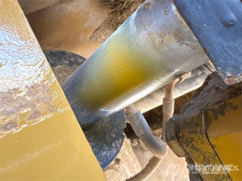 XCMG XS223JE Smooth Drum Compactor 单轮压路机