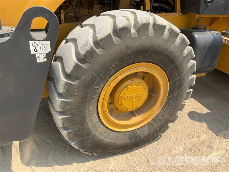 XCMG XS223JE Smooth Drum Compactor مداحل أحادية الأسطوانة
