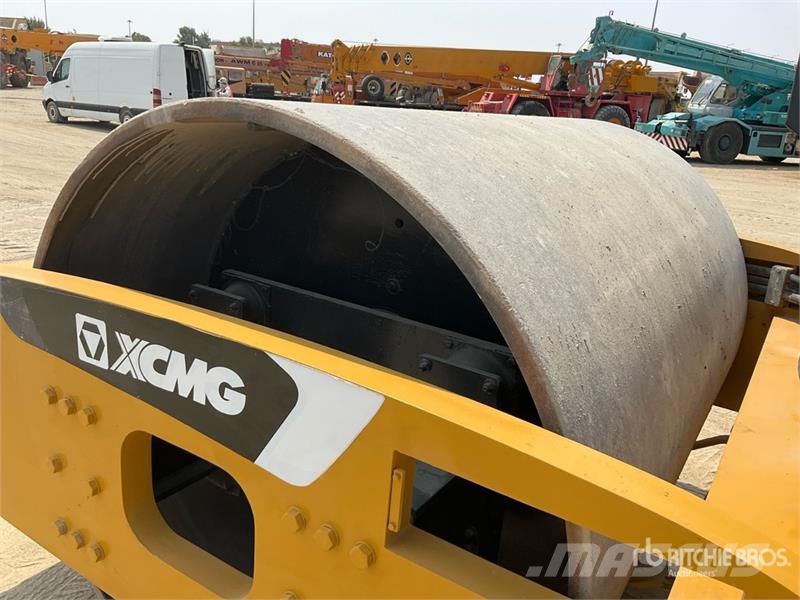 XCMG XS223JE Smooth Drum Compactor مداحل أحادية الأسطوانة