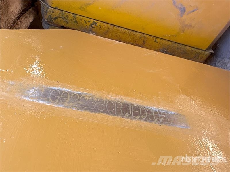 XCMG XS223JE Smooth Drum Compactor 单轮压路机
