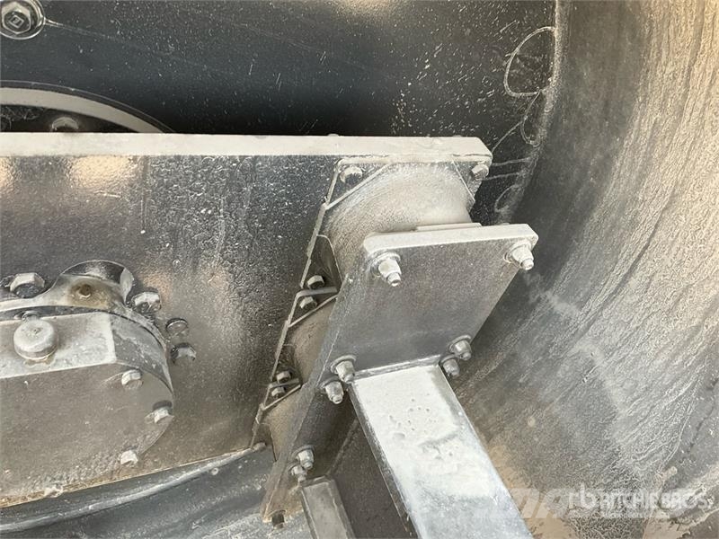 XCMG XS223JE Smooth Drum Compactor مداحل أحادية الأسطوانة