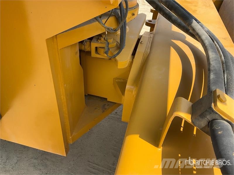 XCMG XS223JE Smooth Drum Compactor مداحل أحادية الأسطوانة