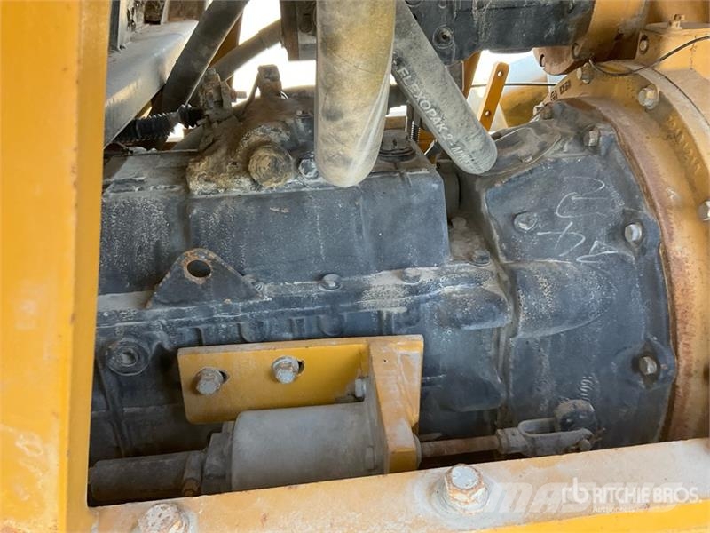 XCMG XS223JE Smooth Drum Compactor مداحل أحادية الأسطوانة